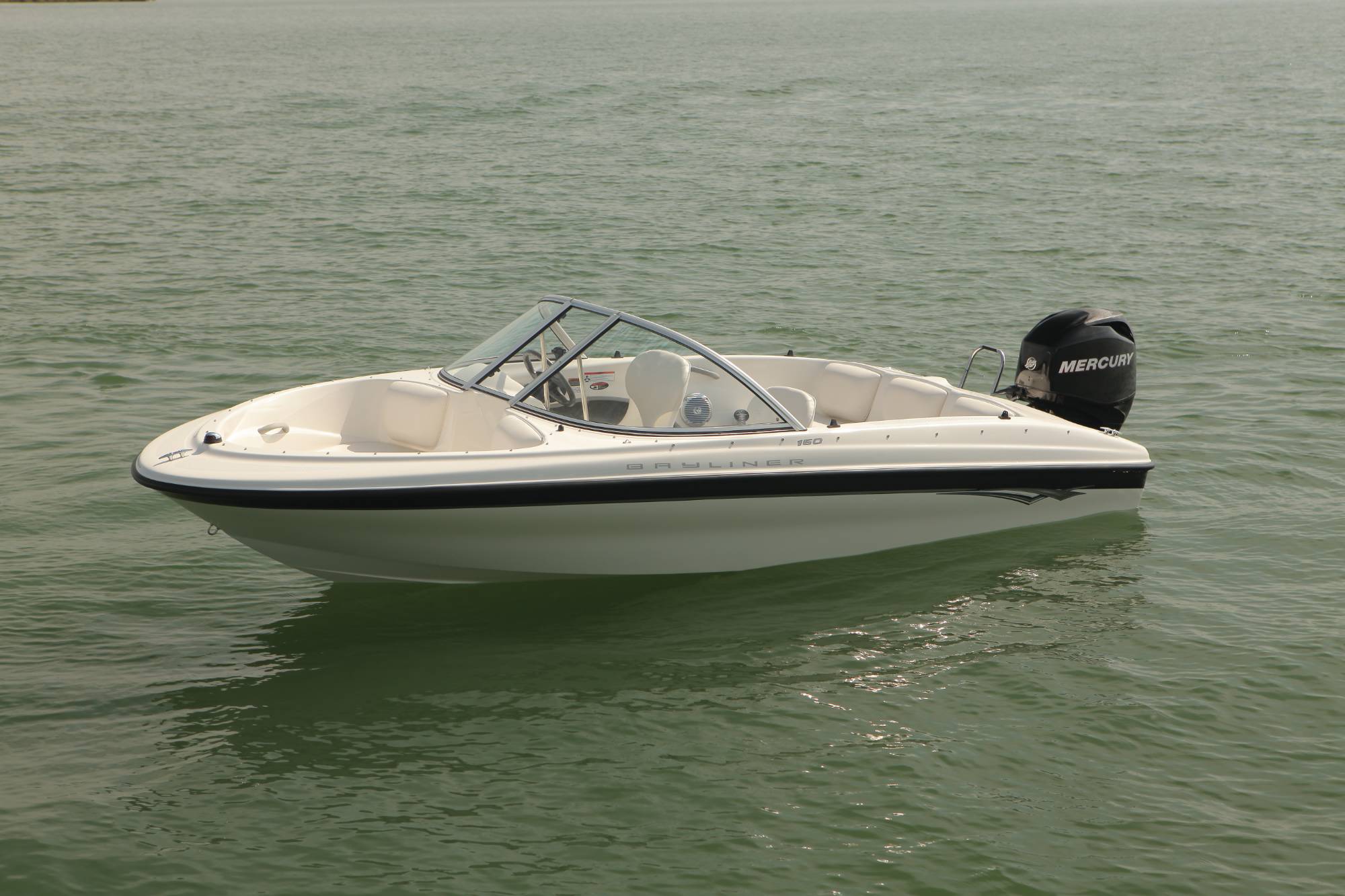 bayliner160OB_afloat_8470
