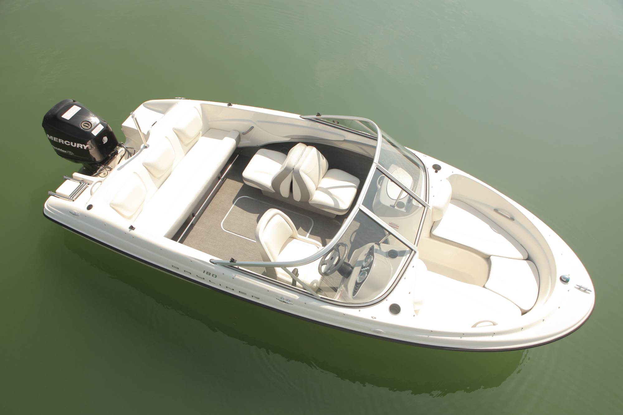 bayliner180OB_afloat_2040