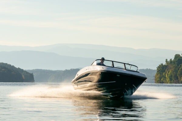 Barcos Bayliner: por qué elegir la VR6